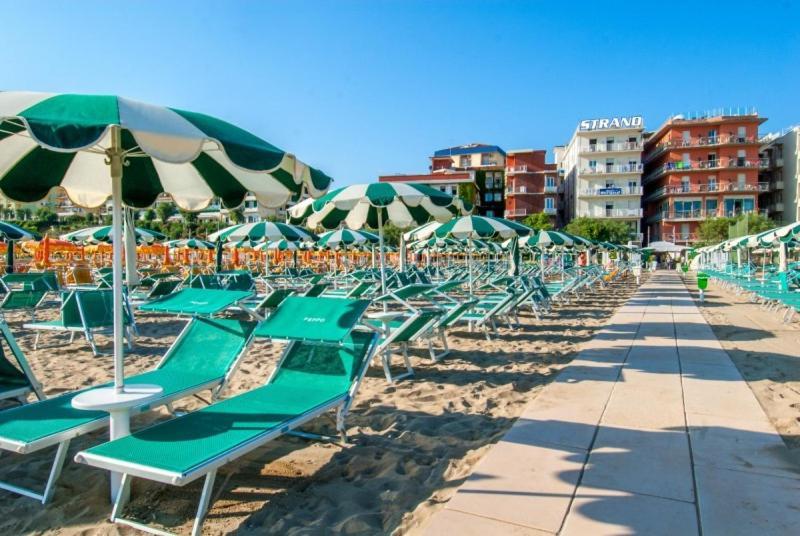 Strand Hotel Gabicce Mare Esterno foto
