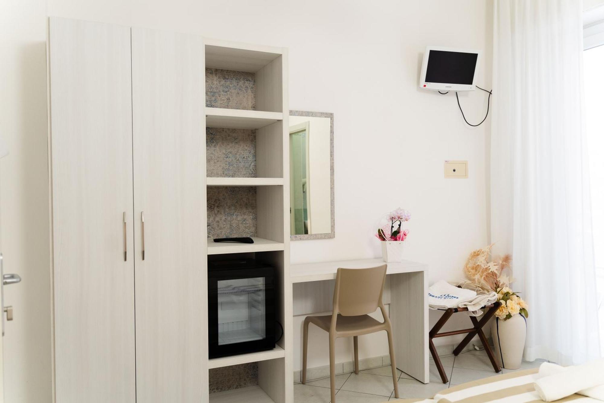 Strand Hotel Gabicce Mare Esterno foto