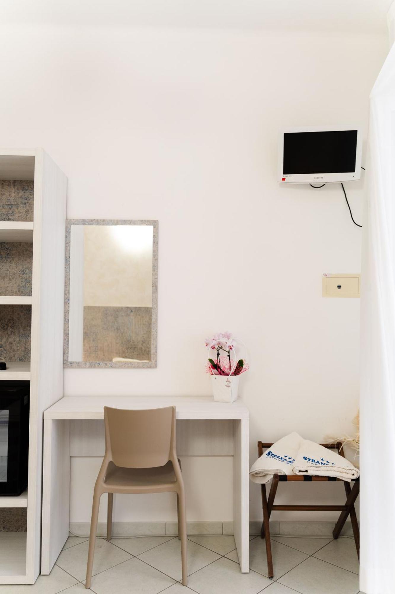 Strand Hotel Gabicce Mare Esterno foto