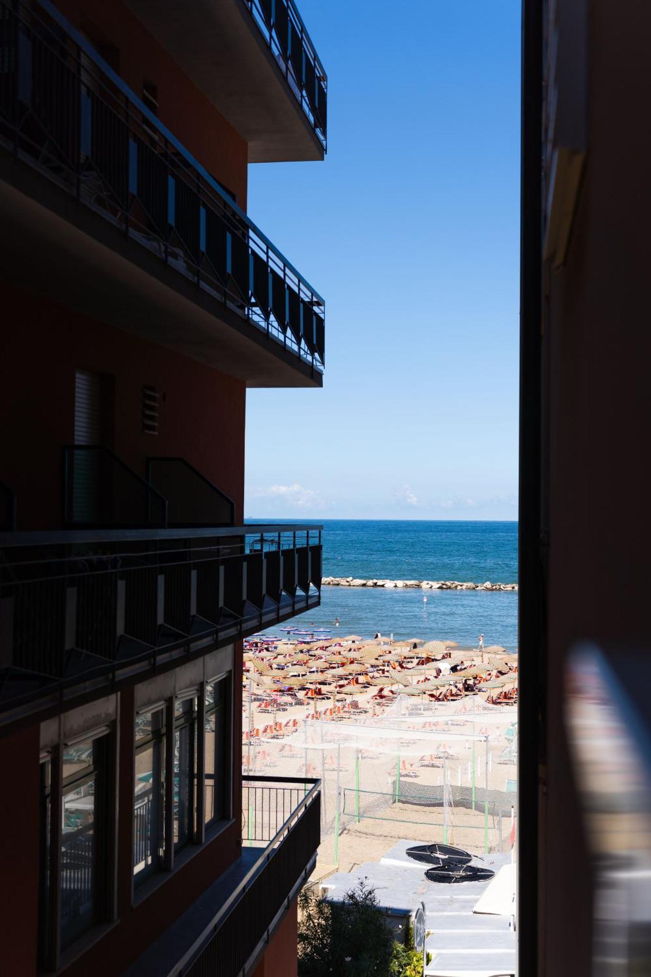 Strand Hotel Gabicce Mare Esterno foto