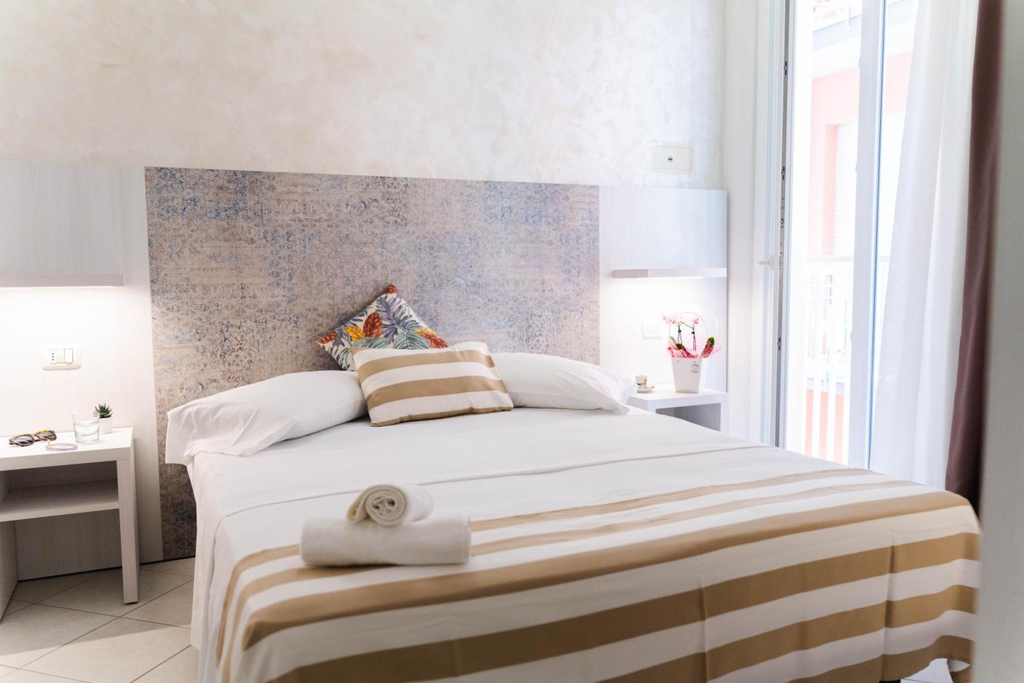 Strand Hotel Gabicce Mare Esterno foto