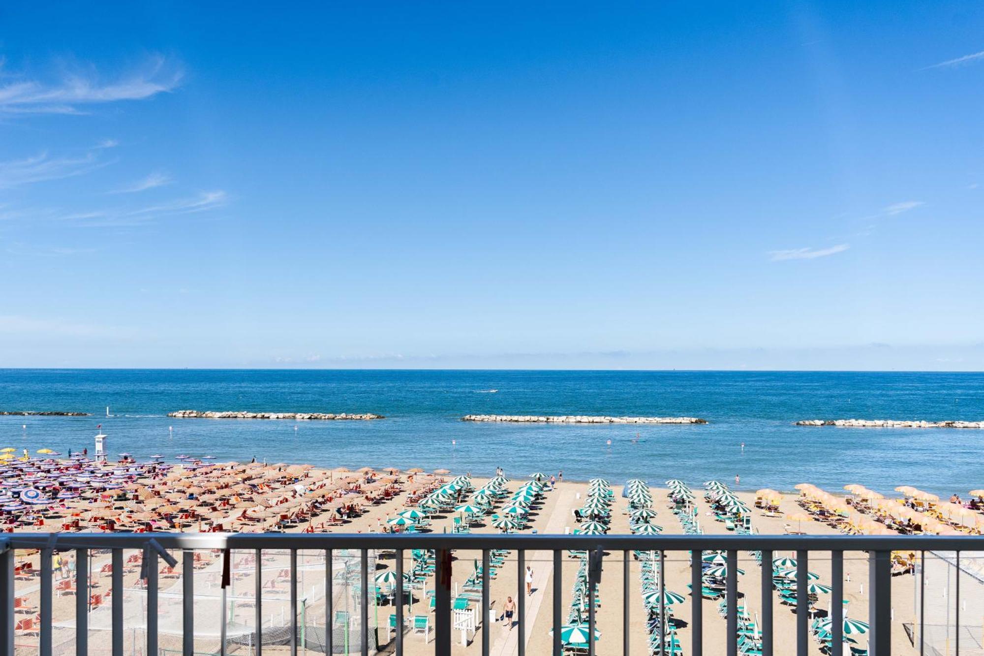 Strand Hotel Gabicce Mare Esterno foto