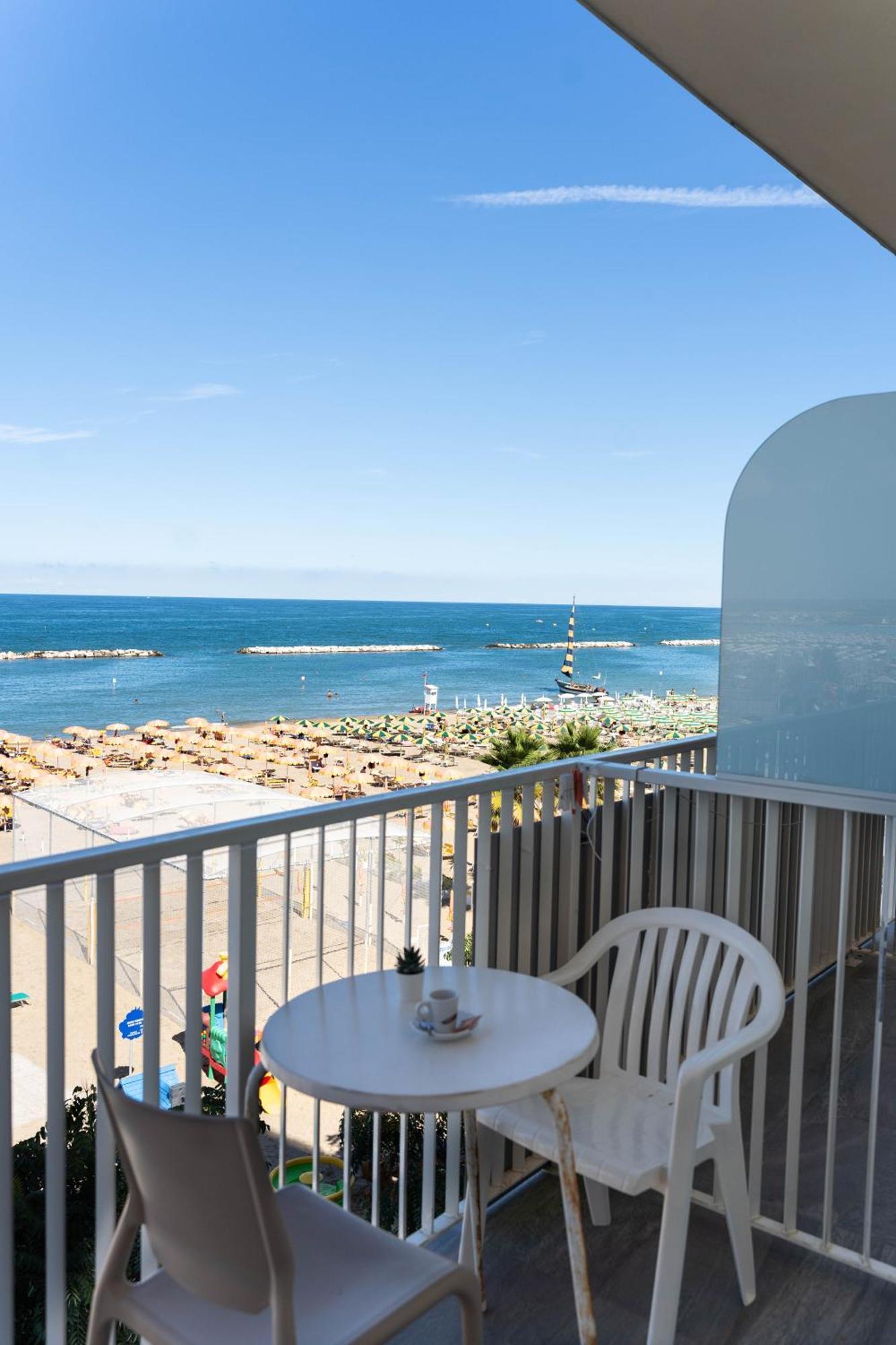 Strand Hotel Gabicce Mare Esterno foto