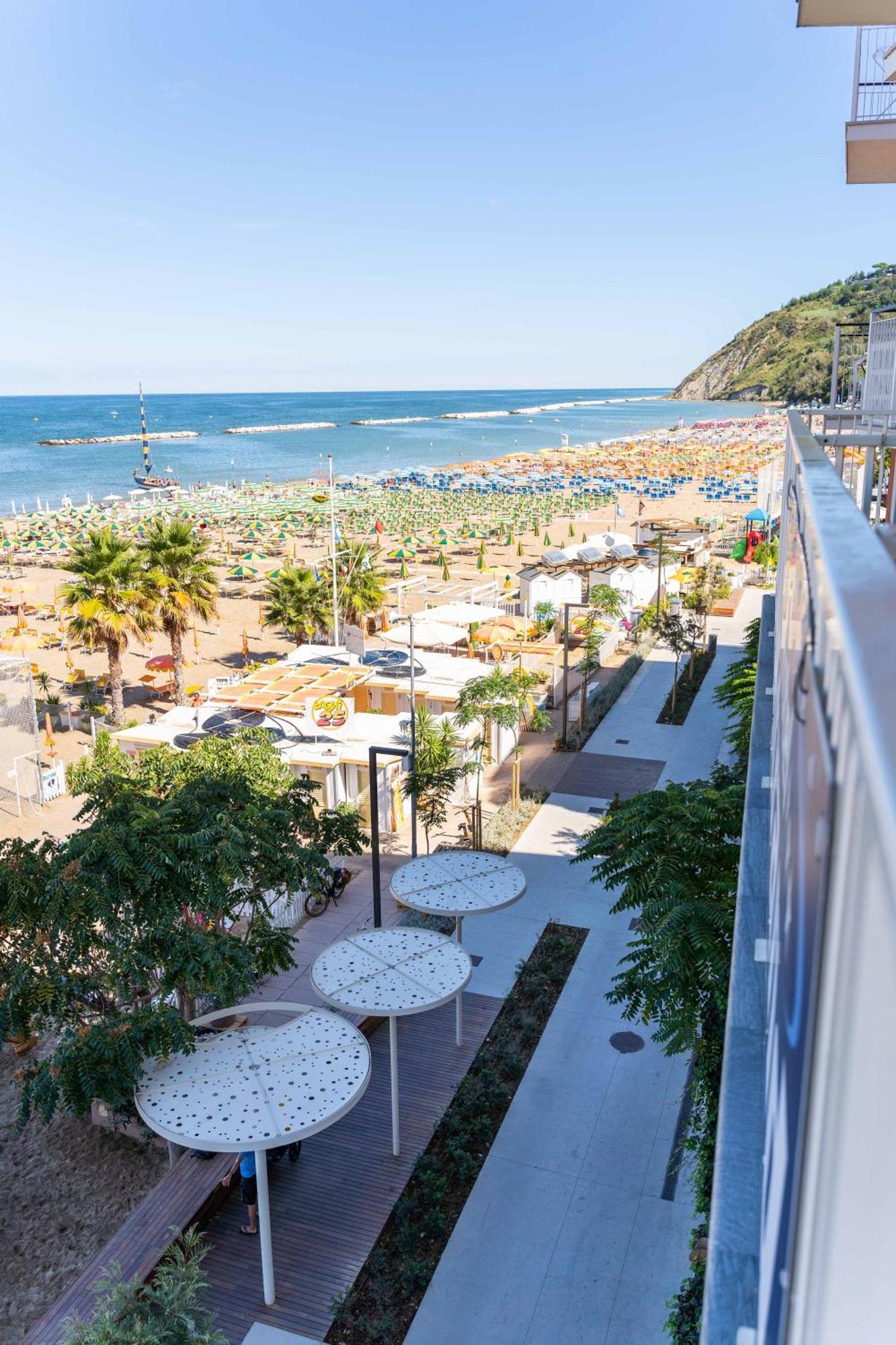 Strand Hotel Gabicce Mare Esterno foto