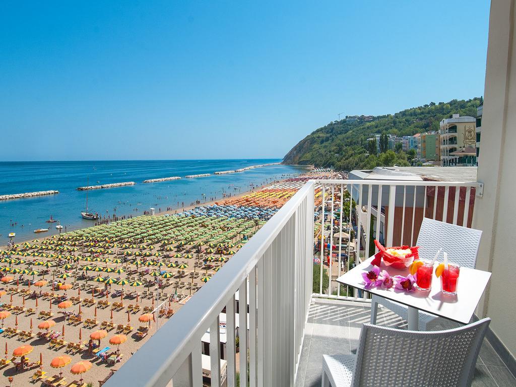 Strand Hotel Gabicce Mare Esterno foto